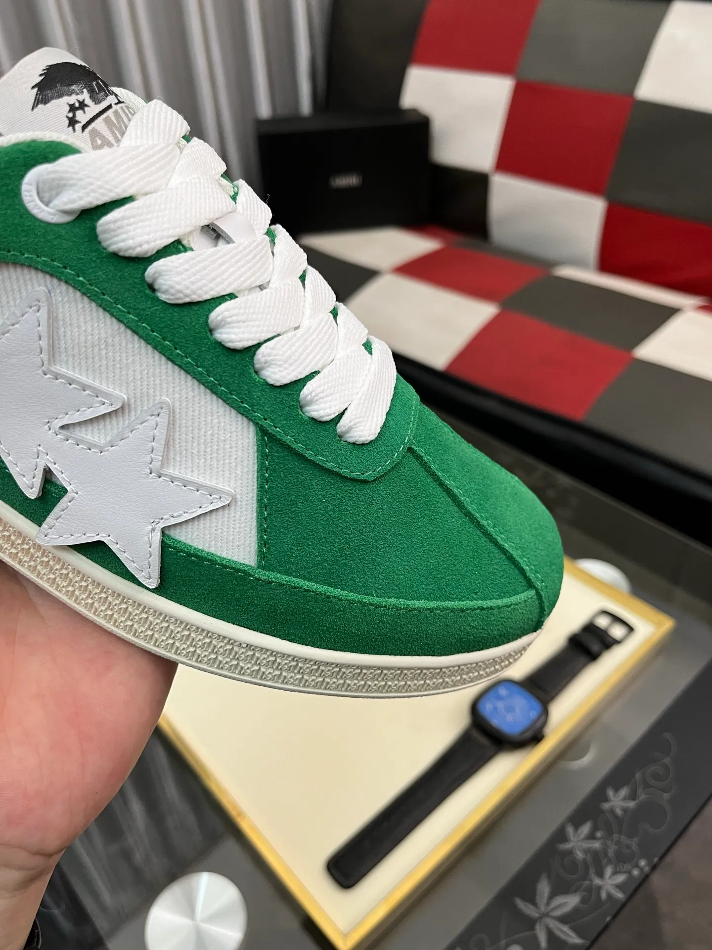 Men's shoes 💰420⌚️⌚️《AMIR*》New men's low-top casual sports sneakers bone shoes, another pair of irresistible bone shoes. Bone shoes are one of AMIRI's most popular items. They use first-layer cowhide uppers. The side bones are made of two cowhide laminations. They have a three-dimensional feel. The leather incisions are all oil-edged. Contrasting color design. Simple style. Fashionable sports. Customized metal LOGO nameplate to embellish shoelaces. Exclusive control of top version. Supports comparison. Breathable mesh lining Original rubber outsole A must-have item for daily leisure Suitable for various occasions Check it out if you are looking for high quality Super cool uppers Size: 38-445️⃣ Colors available